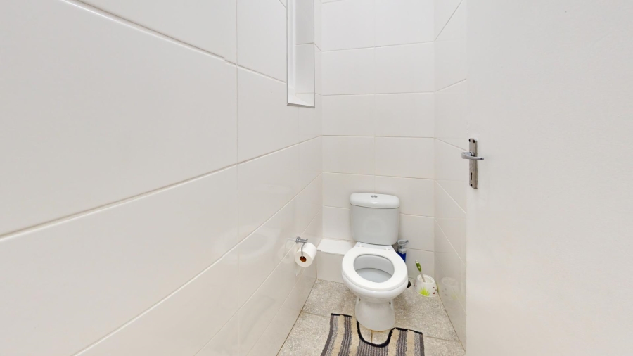 2 Bedroom Property for Sale in Summerstrand Eastern Cape